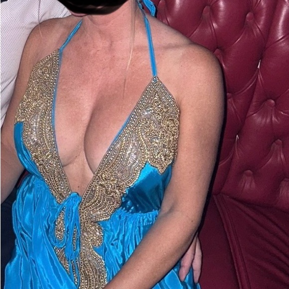 Gorgeous evening dress. - Picture 3 of 3